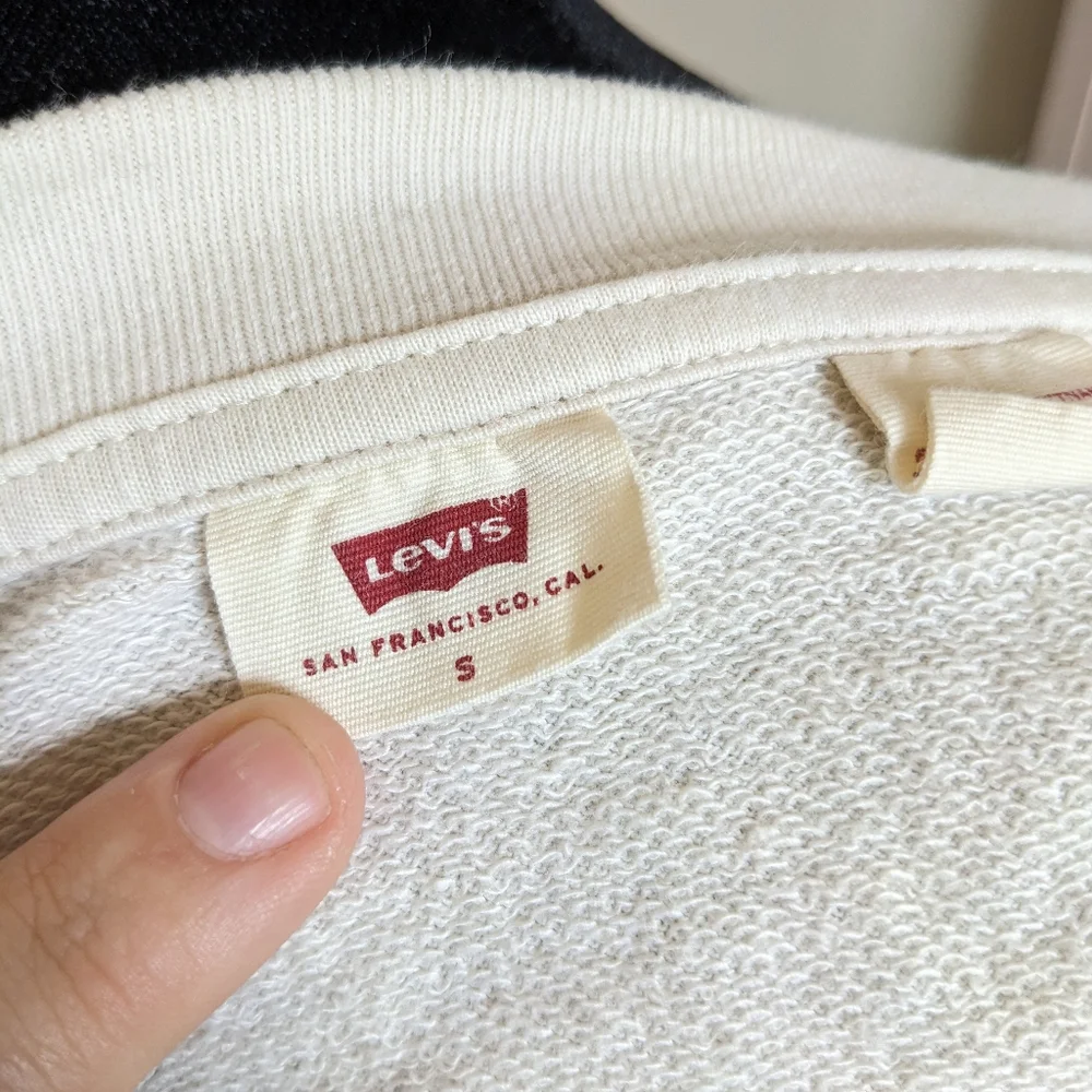 Levi's Cream and Multicolor Long Sleeve Crewneck Women's Size Small - Picture 8 of 8